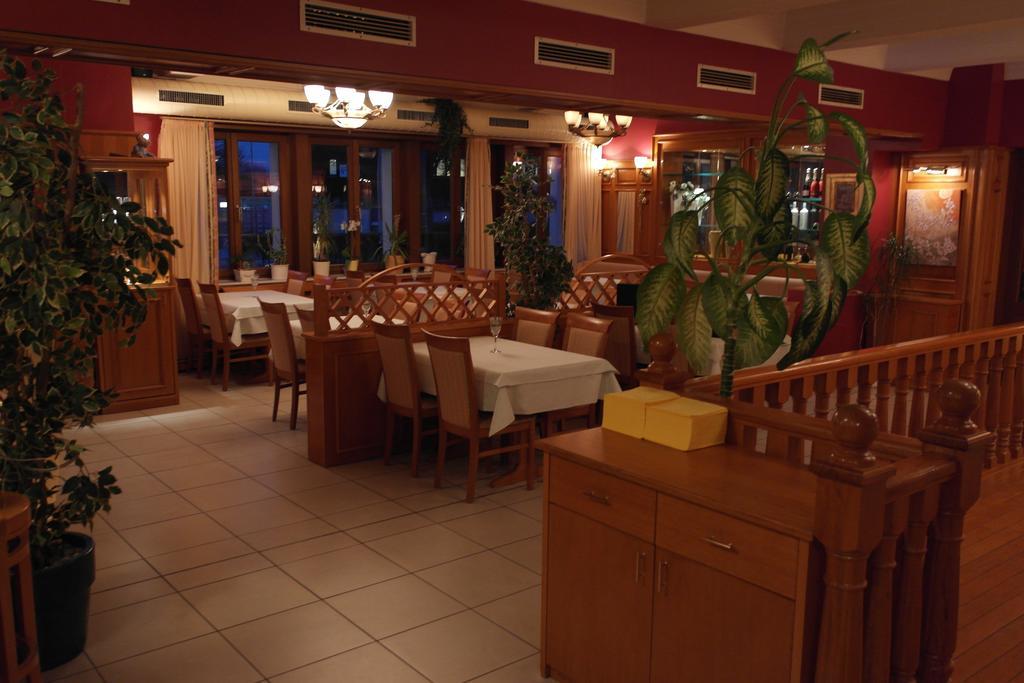 Hotel Jahnhaus ลังเงนเฟลด์ ภายนอก รูปภาพ