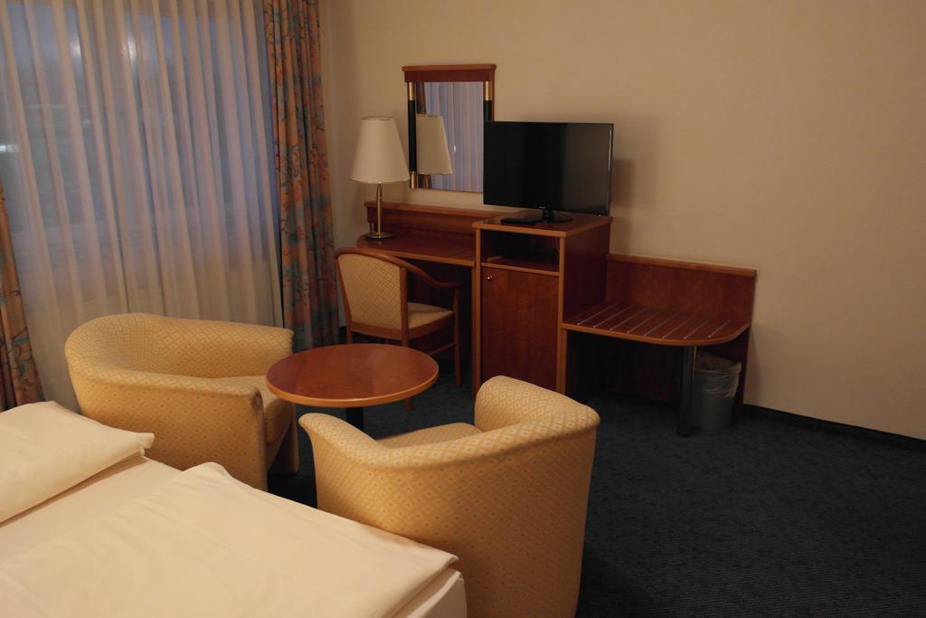 Hotel Jahnhaus ลังเงนเฟลด์ ห้อง รูปภาพ